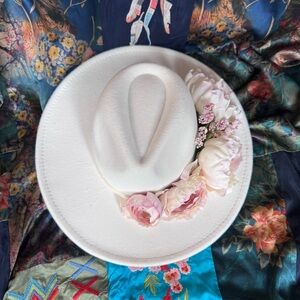 Elegant White Floral Women's Hat